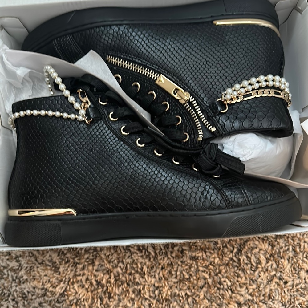 Never been worn Aldo Perola hi-top sneakers size US 8